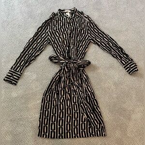 NWT LL Bean Signature Collection Black and Cream Patterned Long Sleeve Dress